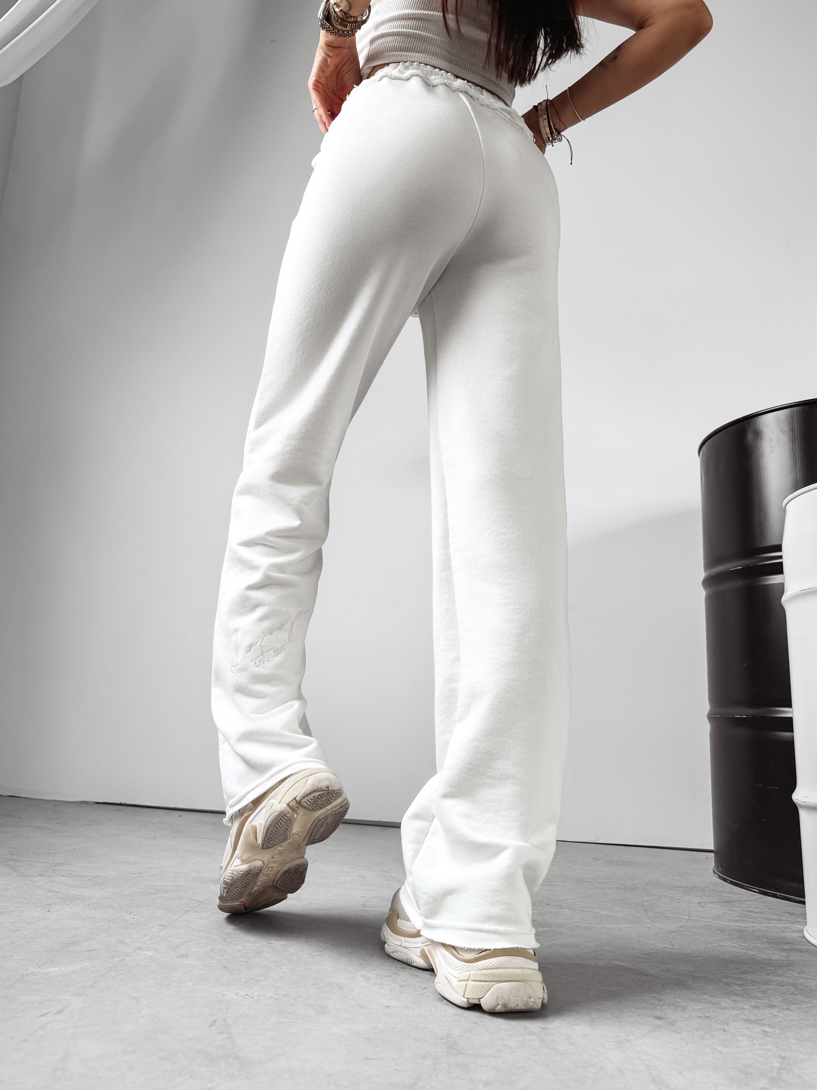 Spodnie dresowe damskie LAGOON OLAVOGA ecru Spodnie dresowe damskie LAGOON OLAVOGA ecru