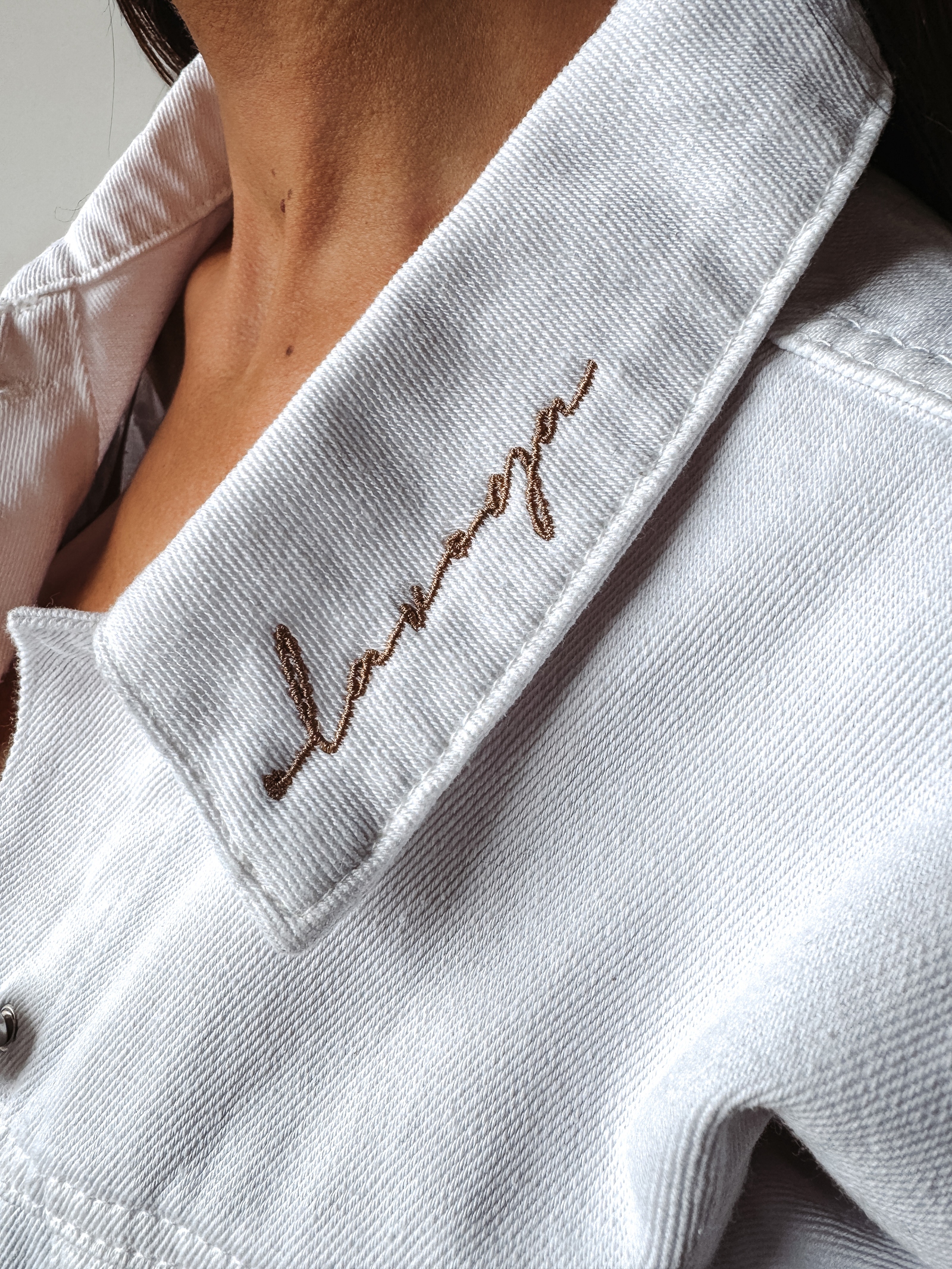 Kurtka jeansowa z frędzlami SANIL Ola Voga biała Kurtka jeansowa z frędzlami SANIL Ola Voga biała