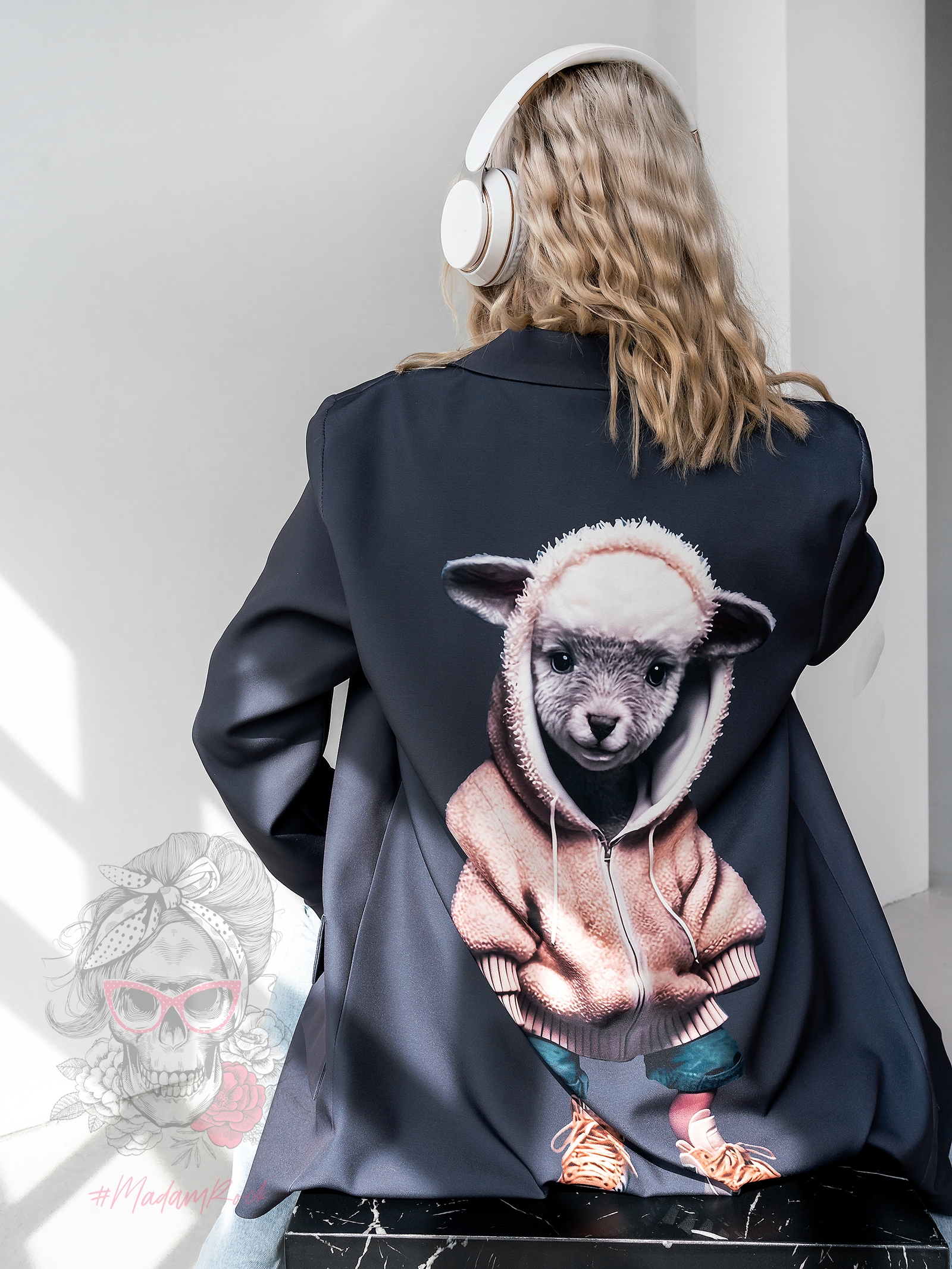 Marynarka jednolita z aplikacją MC Sheepo grafitowa Marynarka jednolita z aplikacją MC Sheepo grafitowa