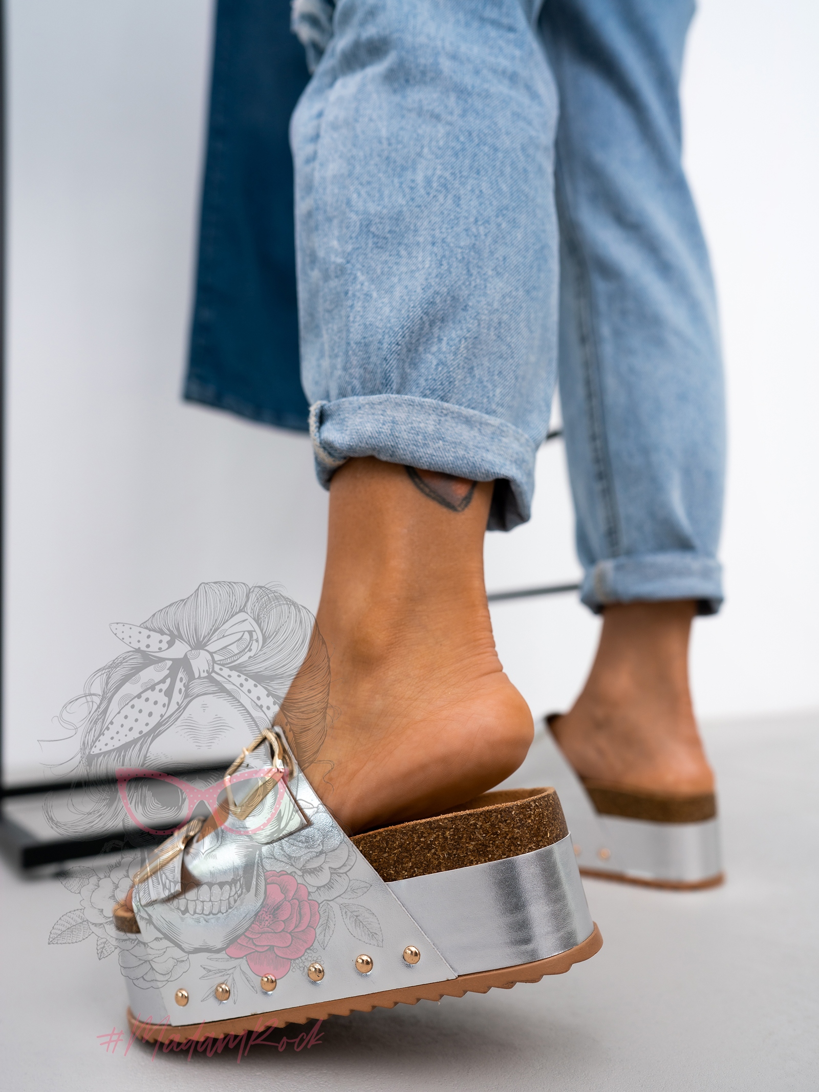 Klapki na platformie Madam Igizo srebrne Klapki na platformie Madam Igizo srebrne