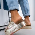 Klapki na platformie Madam Igizo złote