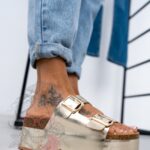 Klapki na platformie Madam Igizo złote