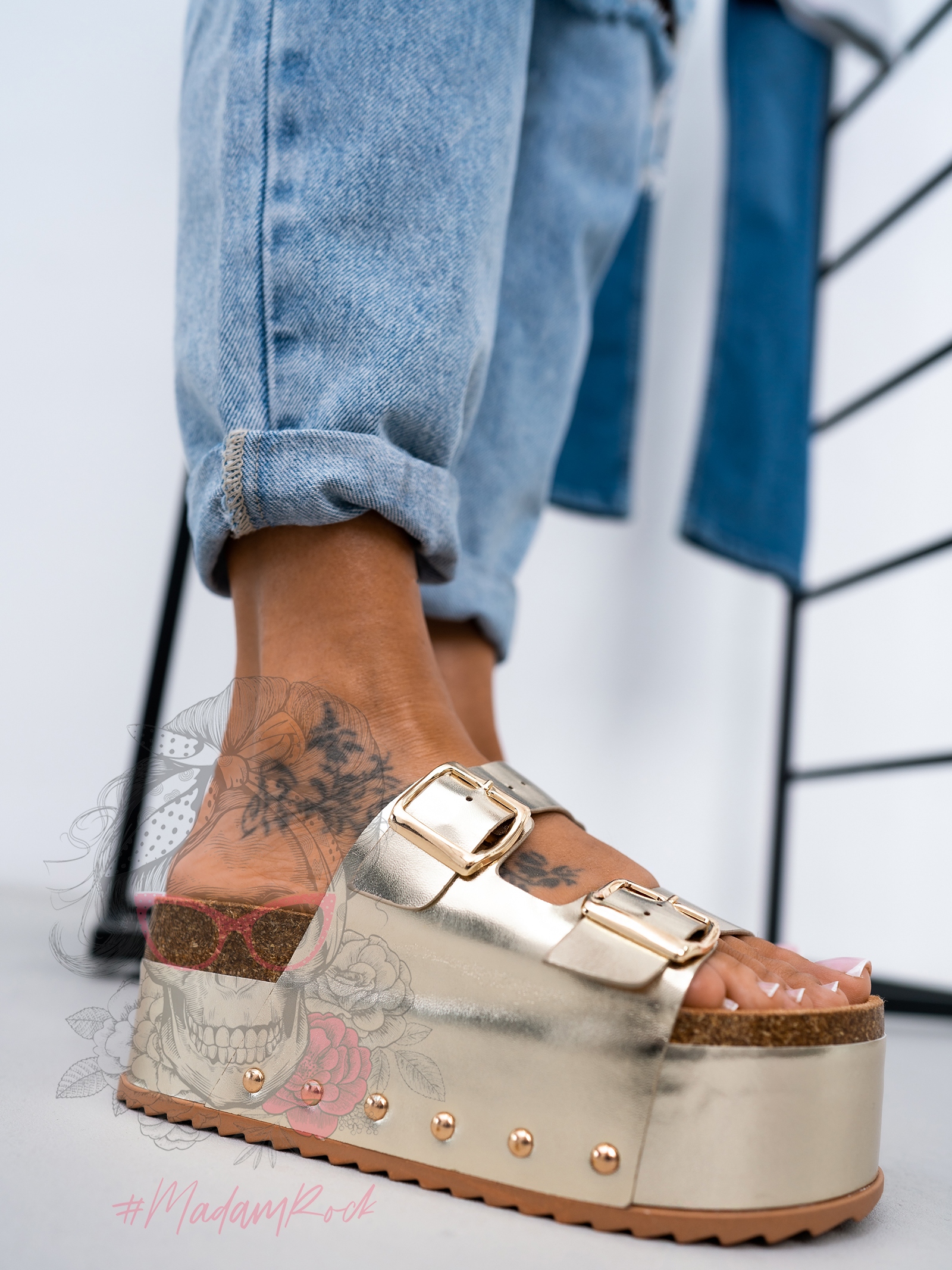 Klapki na platformie Madam Igizo złote