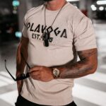 T-shirt męski logowany Grecos Men Ola Voga beżowy