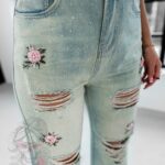 Spodnie jeansowe z różyczkami Madam Sosoe aqua blue