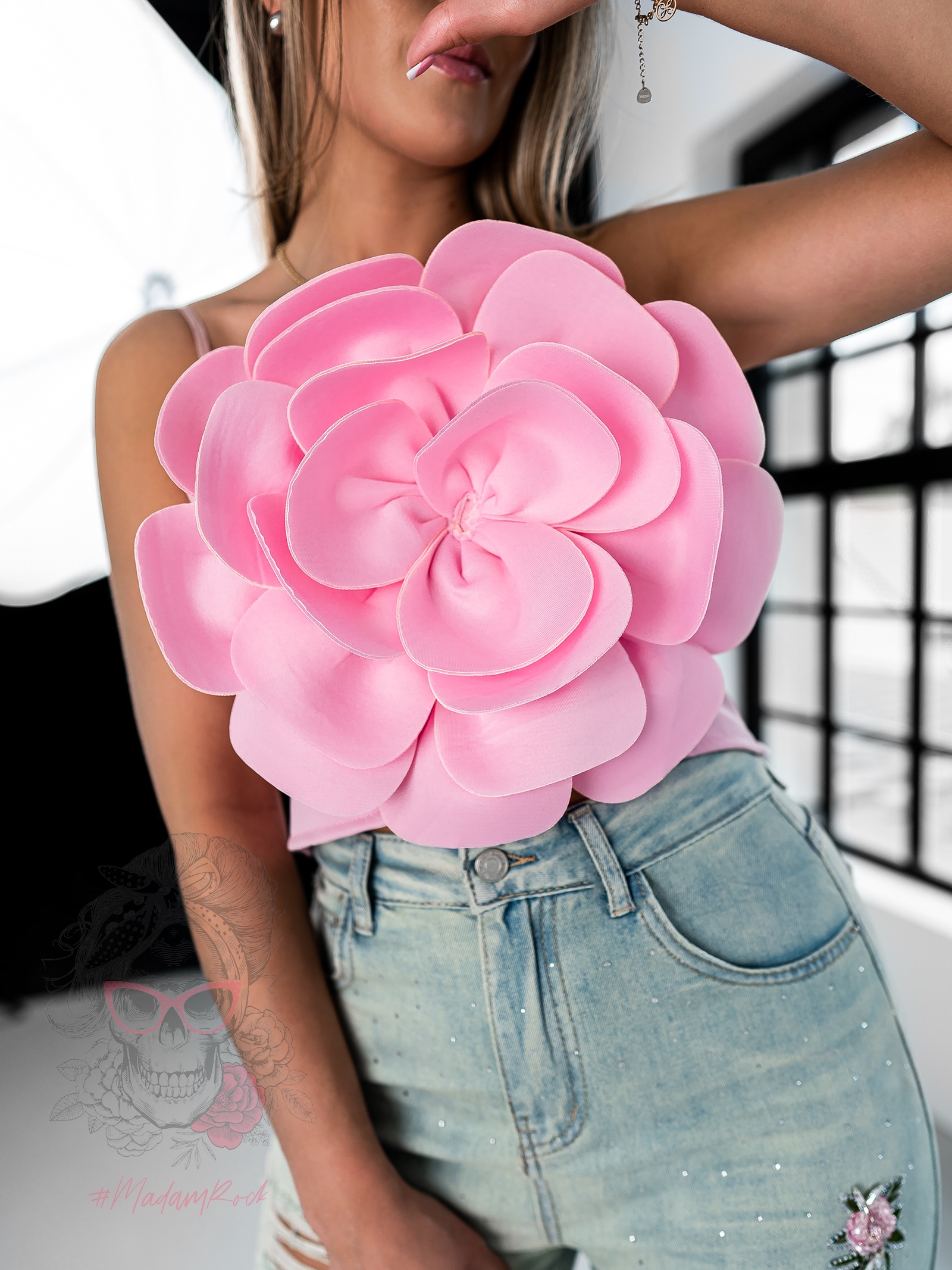 Top gorsetowy z kwiatem Bire różowy