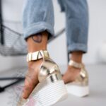 Sandały na koturnie Madam Alilo złote