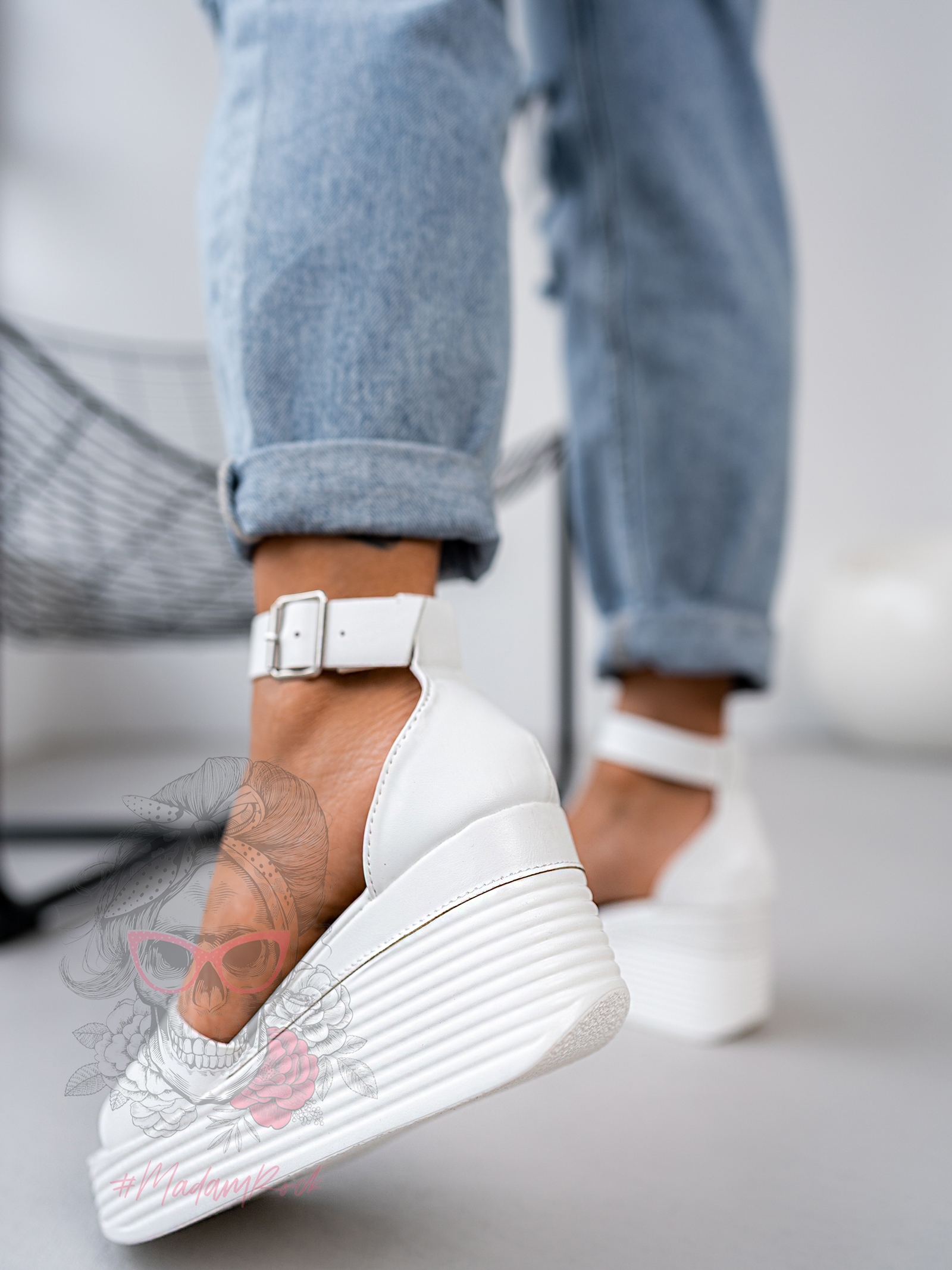 Sandały na koturnie Madam Alilo białe Sandały na koturnie Madam Alilo białe