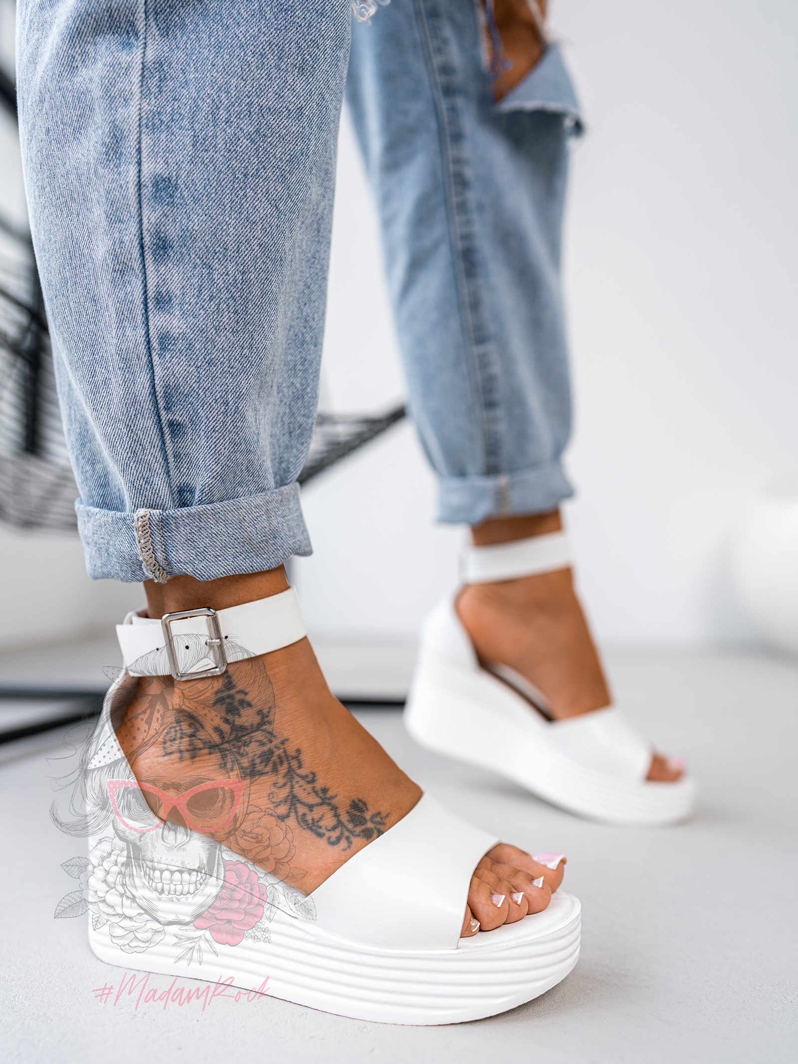 Sandały na koturnie Madam Alilo białe Sandały na koturnie Madam Alilo białe