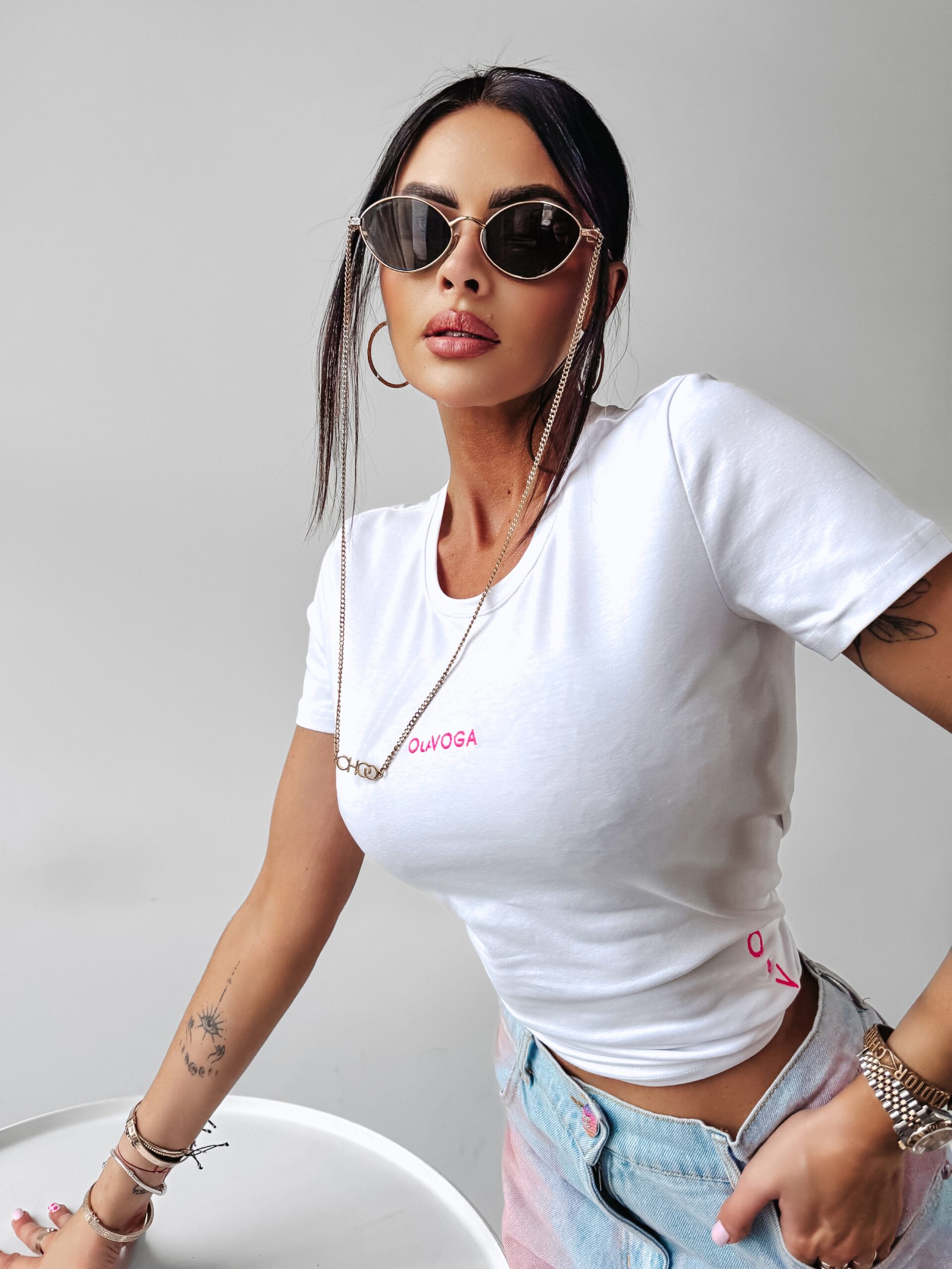 T-shirt taliowany Not Your Baby Ola Voga biały T-shirt taliowany Not Your Baby Ola Voga biały