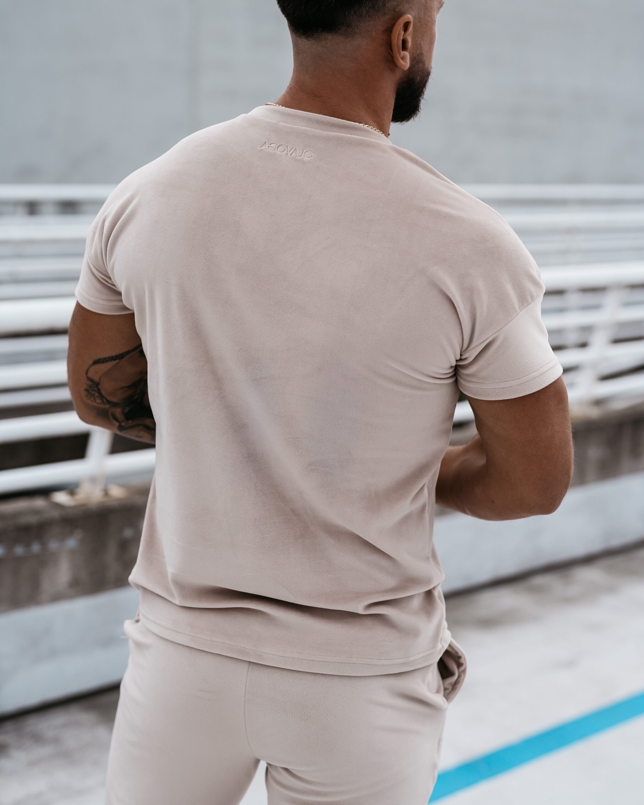 Komplet męski welurowy Striker Ola Voga beżowy Komplet męski welurowy Striker Ola Voga beżowy