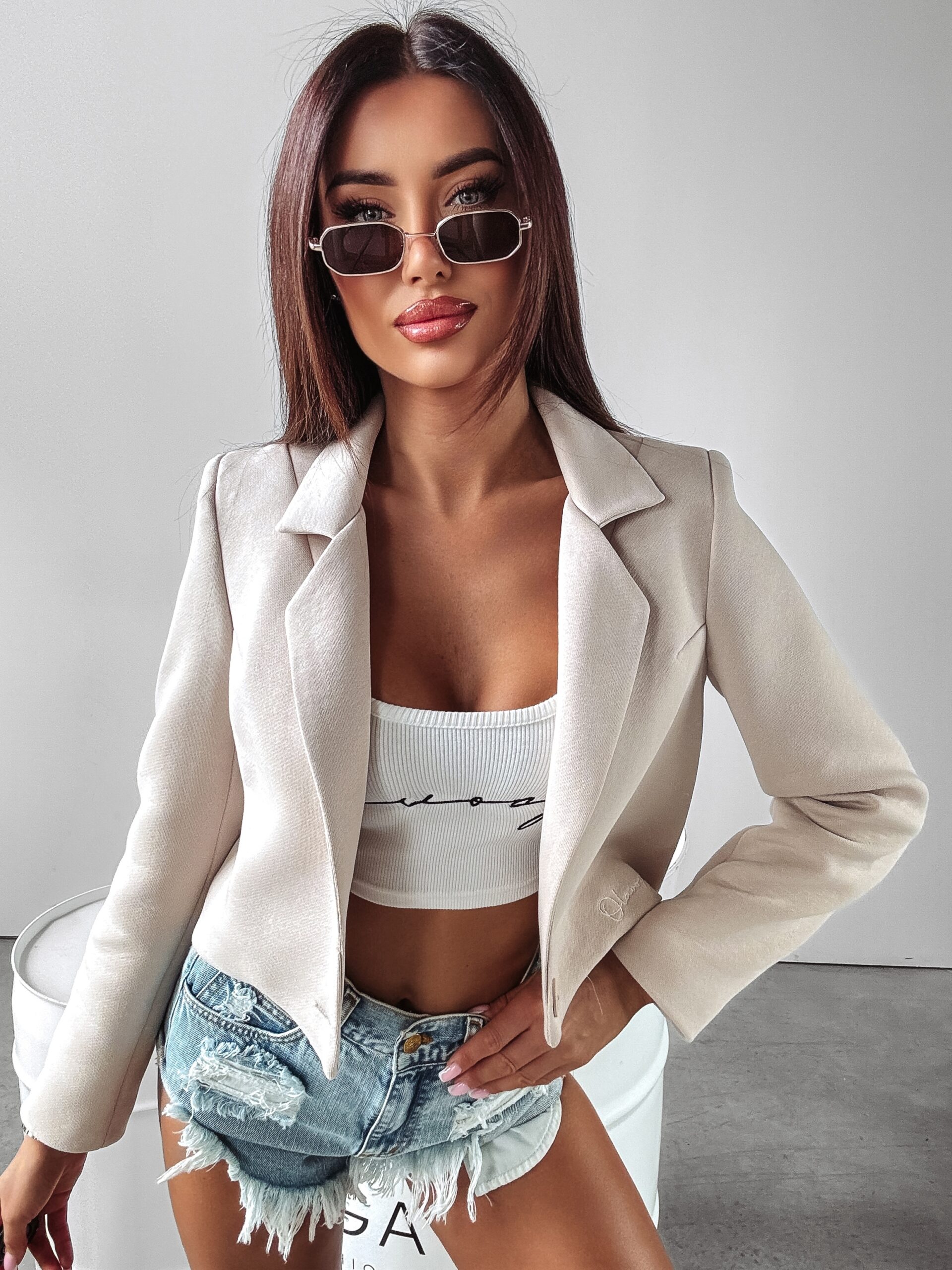 Marynarka krótka Nessa Ola Voga beżowa