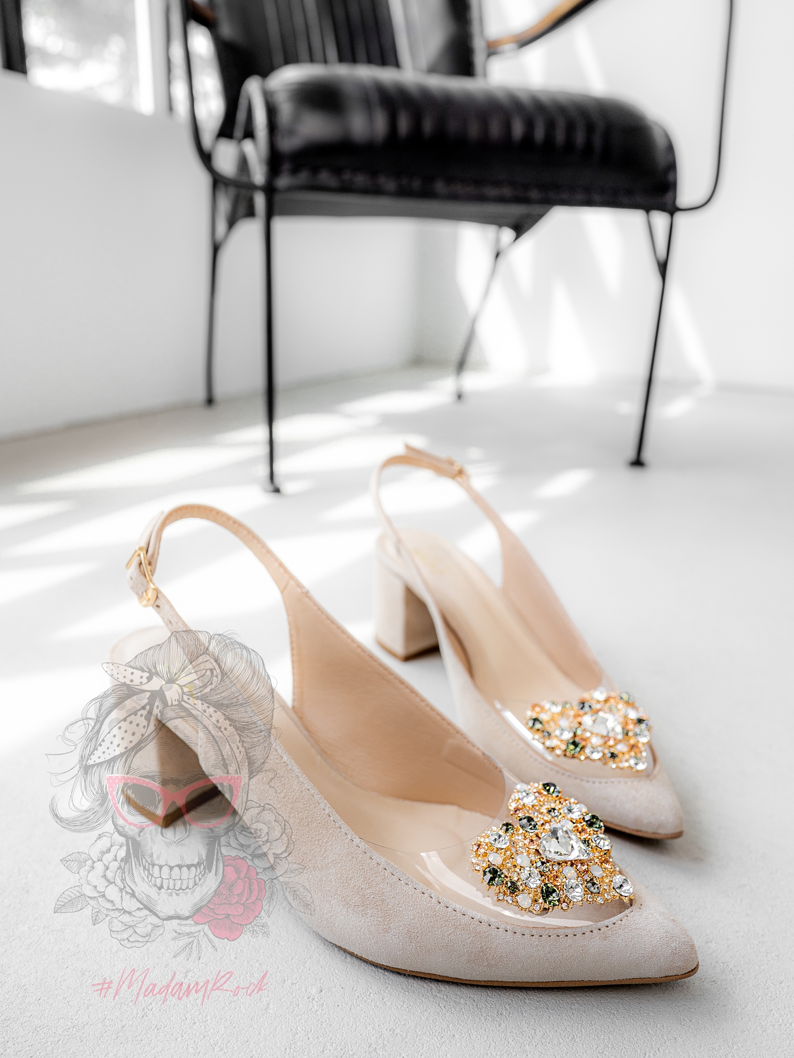 Czółenka na słupku Madam AmoreMio beżowe Czółenka na słupku Madam AmoreMio beżowe