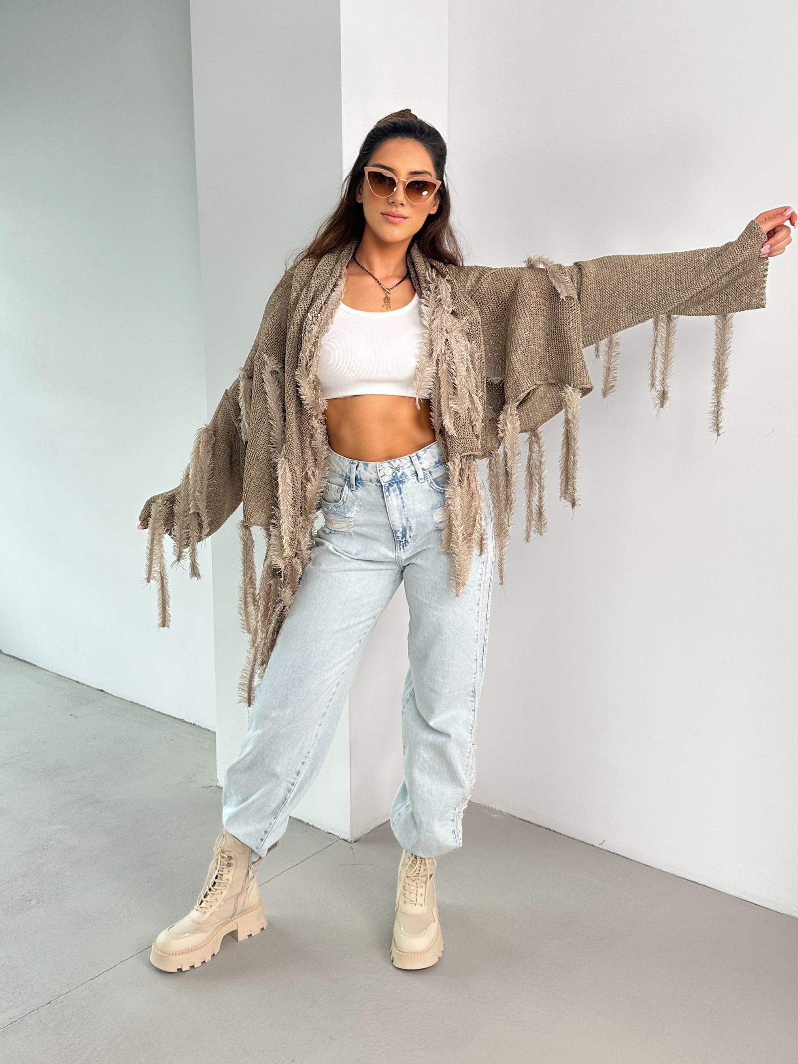 Sweter boho Ale Jazz taupe-złoty Sweter boho Ale Jazz taupe-złoty