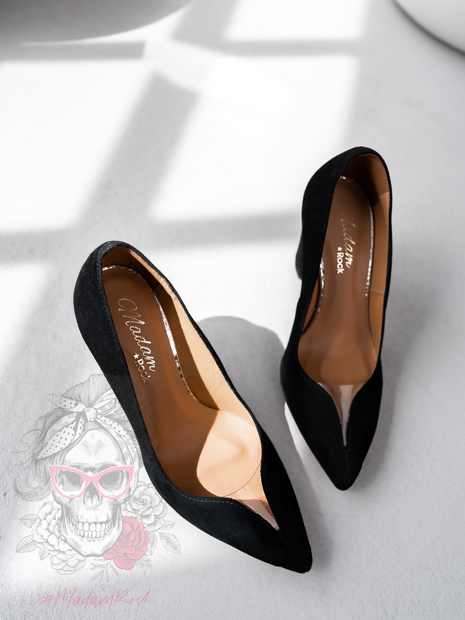 Czółenka na słupku Lady Plexi czarne zamszowe