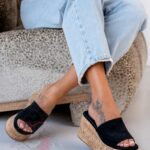 Klapki na korkowym koturnie Madam Nett czarne