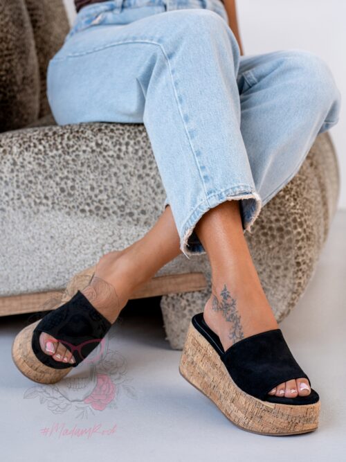 Klapki na korkowym koturnie Madam Nett czarne