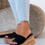 Klapki na korkowym koturnie Madam Nett czarne