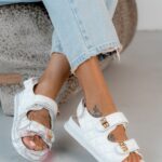 Sandały profilowane Madam Tweed białe