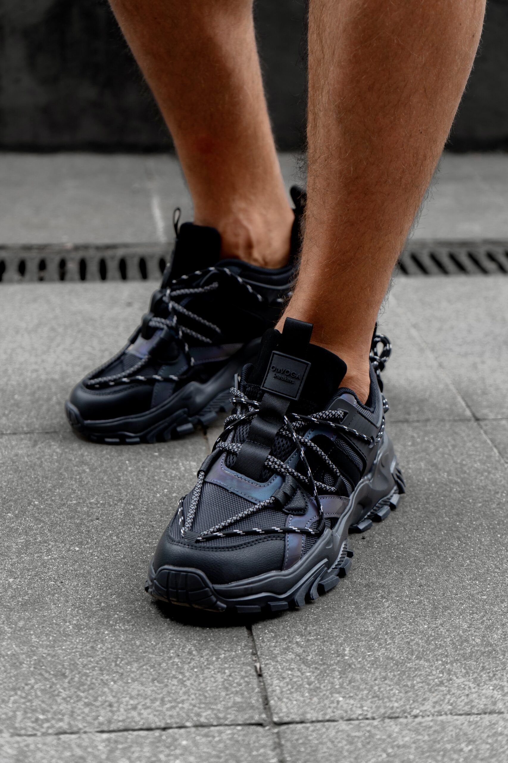 Buty męskie sneakersy TRACE OLAVOGA czarne holo