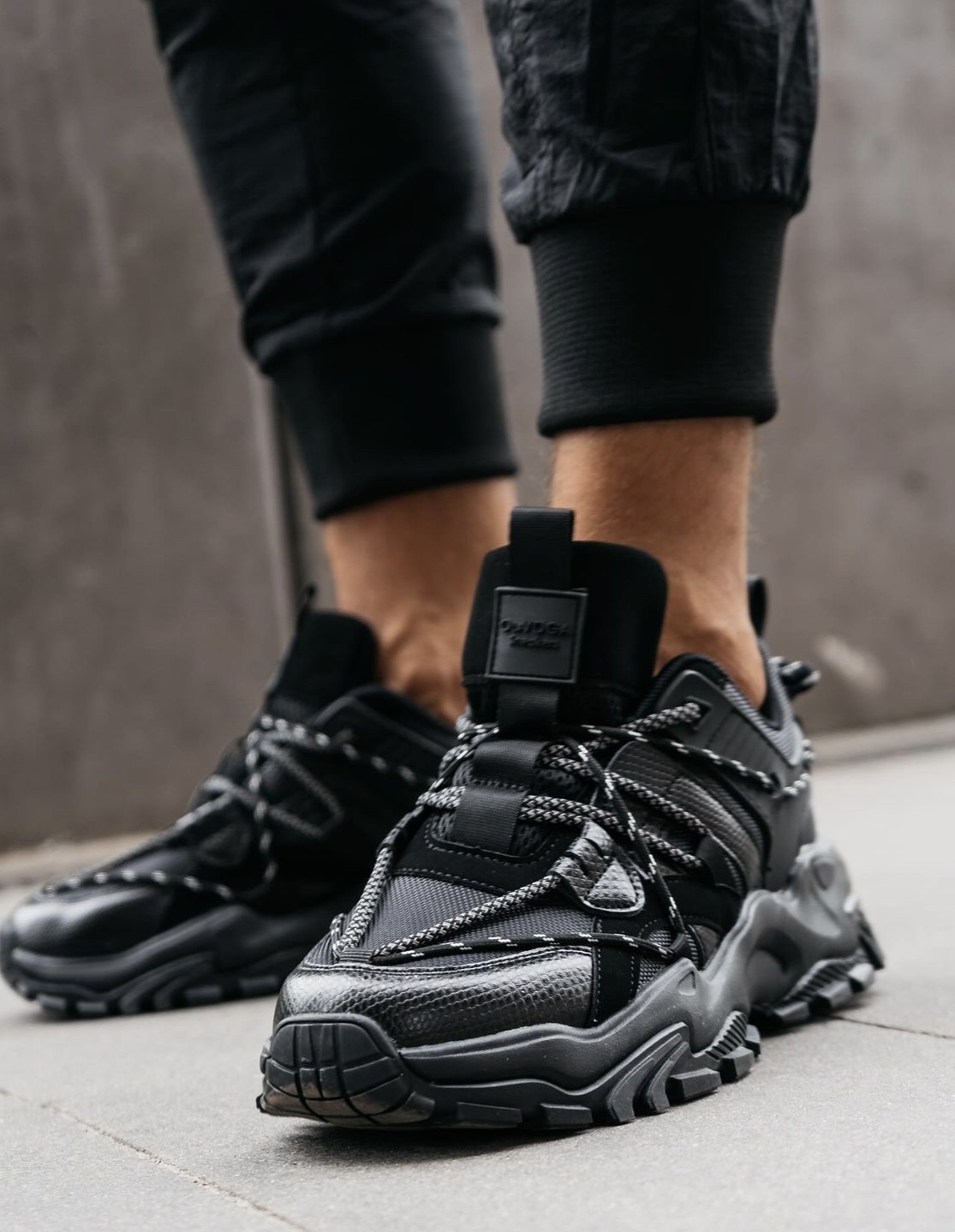 Buty męskie sneakersy TRACE OLAVOGA czarne