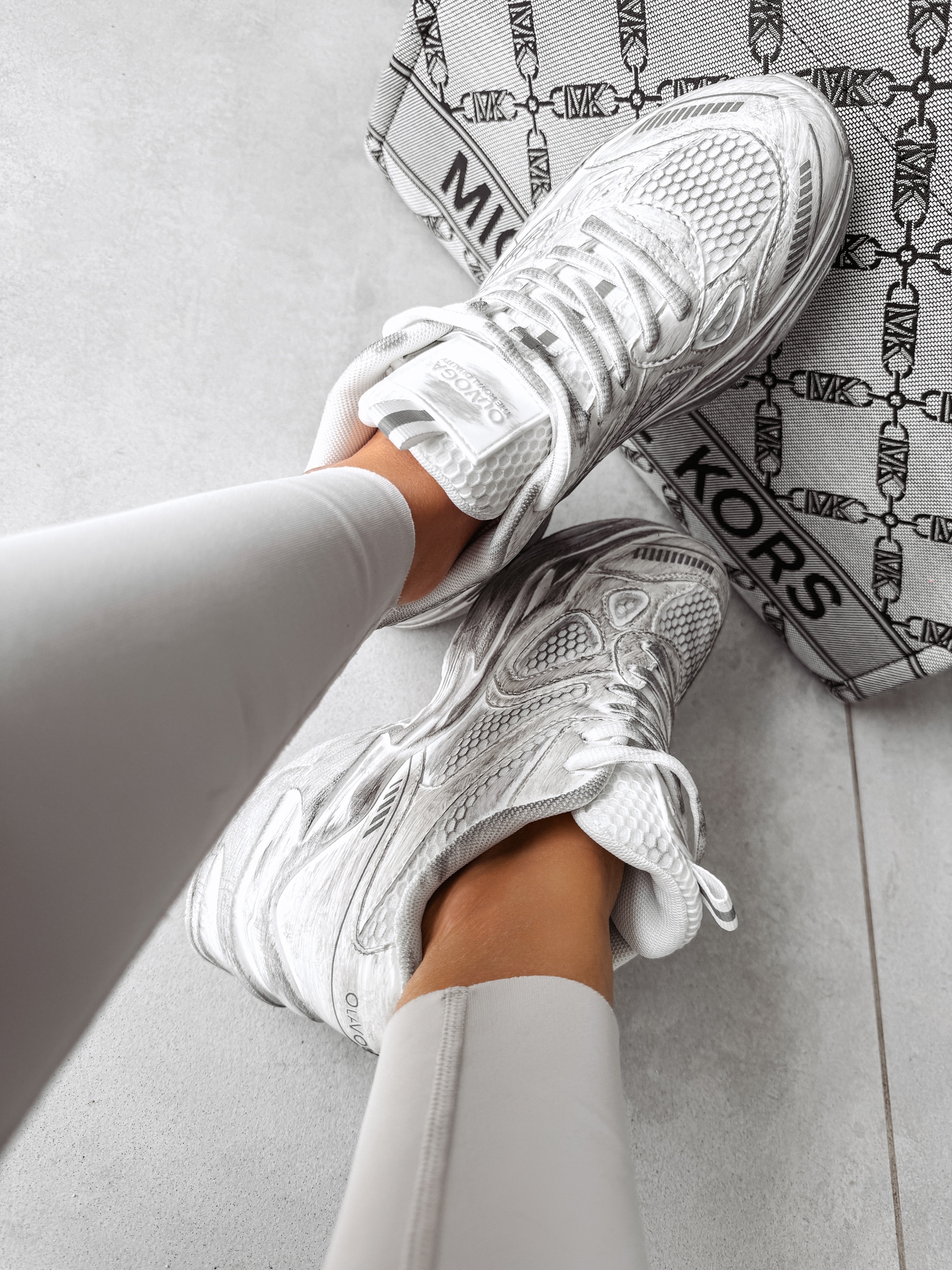 Buty sportowe RUNNER OLAVOGA br. biały Buty sportowe RUNNER OLAVOGA br. biały