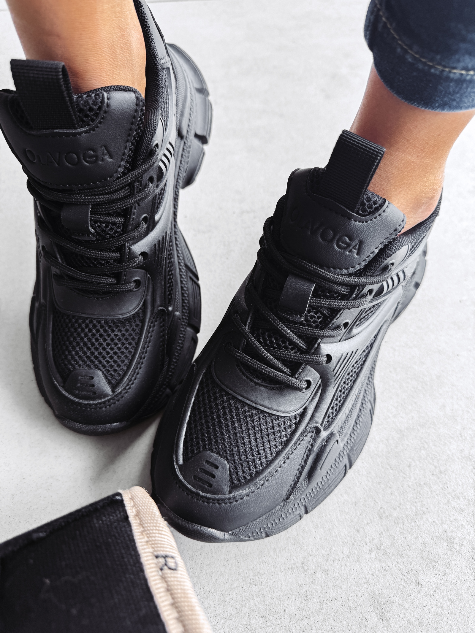 Buty sportowe damskie Athletic Ola Voga czarne