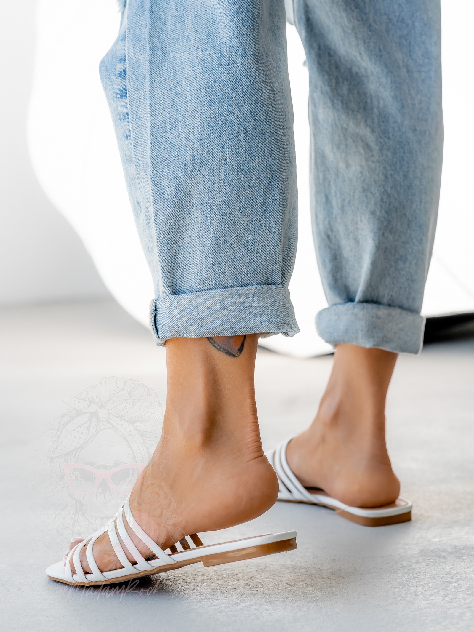 Klapki klasyczne Lady Immen białe