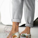 Balerinki na obcasie Madam Bukiets beżowe w kwiaty