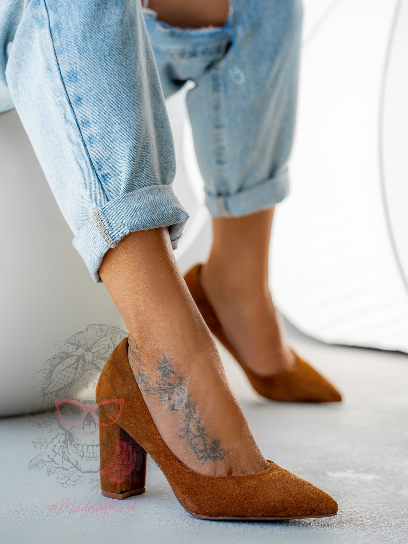 Czółenka na słupku Madam Notic karmelowe