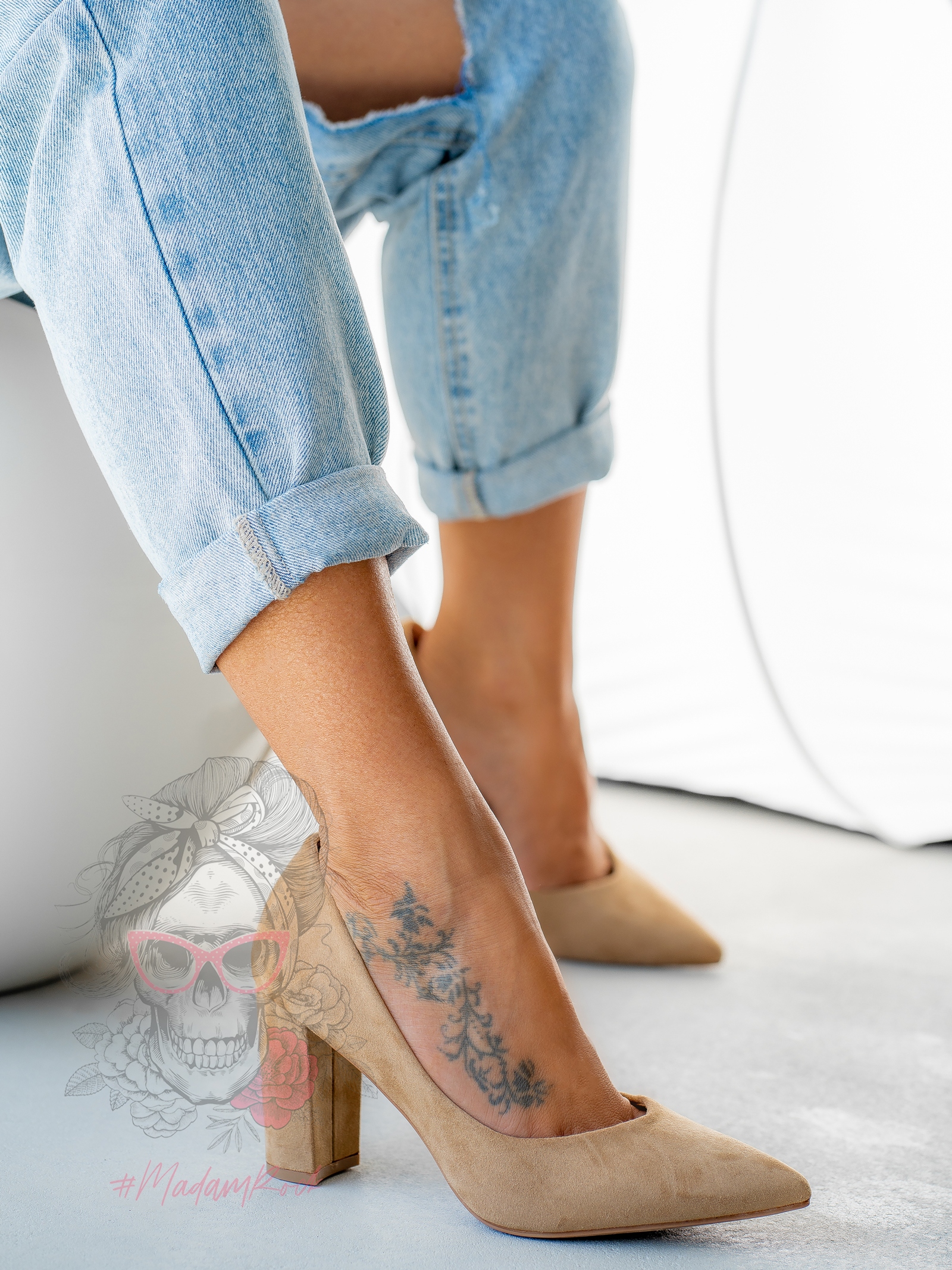 Czółenka na słupku Madam Notic beżowe