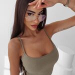 Top krótki Beti Ola Voga khaki