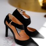 Czółenka zamszowe Lady Influ Czarne