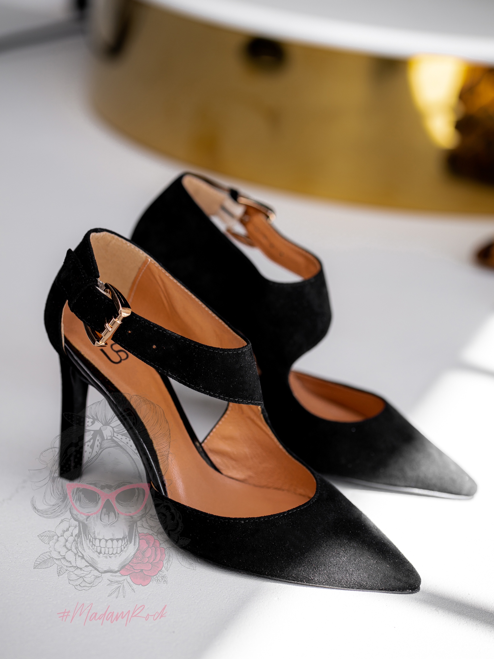 Czółenka zamszowe Lady Influ Czarne