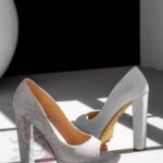 Czółenka z wycięciem Madam Felicita srebrne