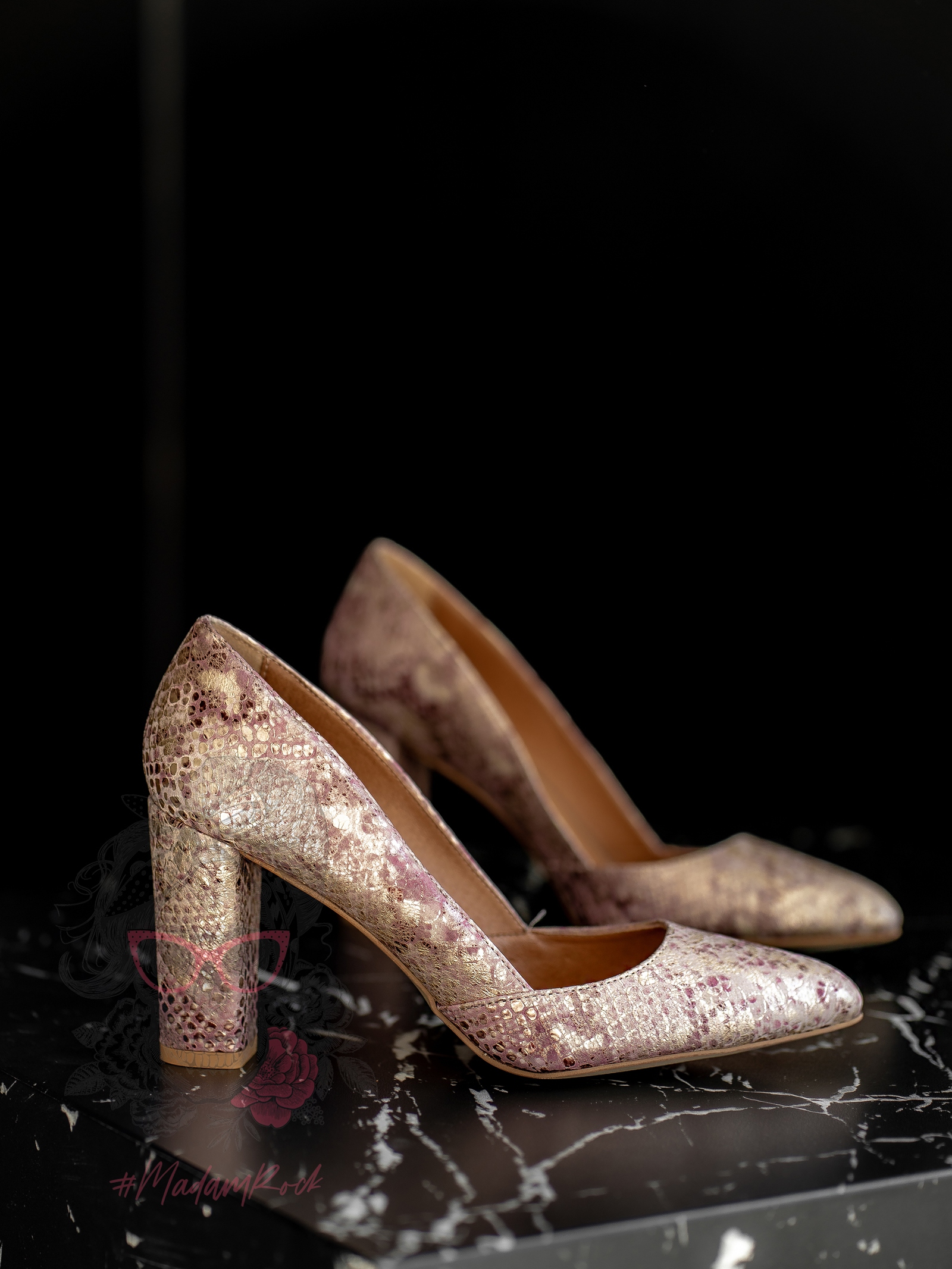 Czółenka na słupku Lady Lisa wężowe