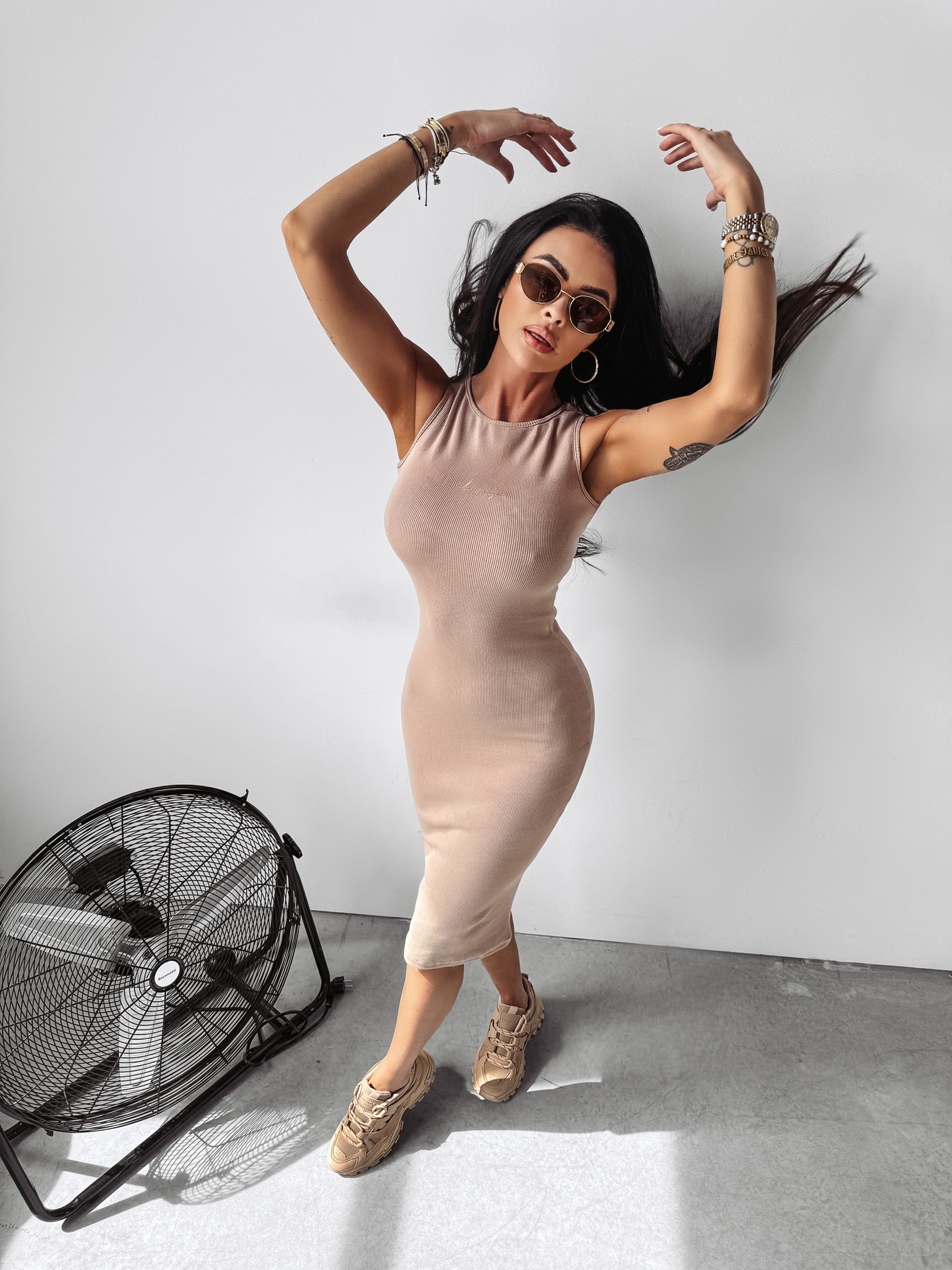 Sukienka dopasowana May Ola Voga c.beżowa