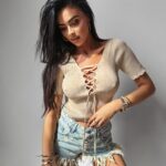 Bluzka z wiązaniem Elisium Ola Voga beżowa