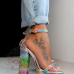 Sandały na słupku z cyrkoniami Rock Pocer kolorowe