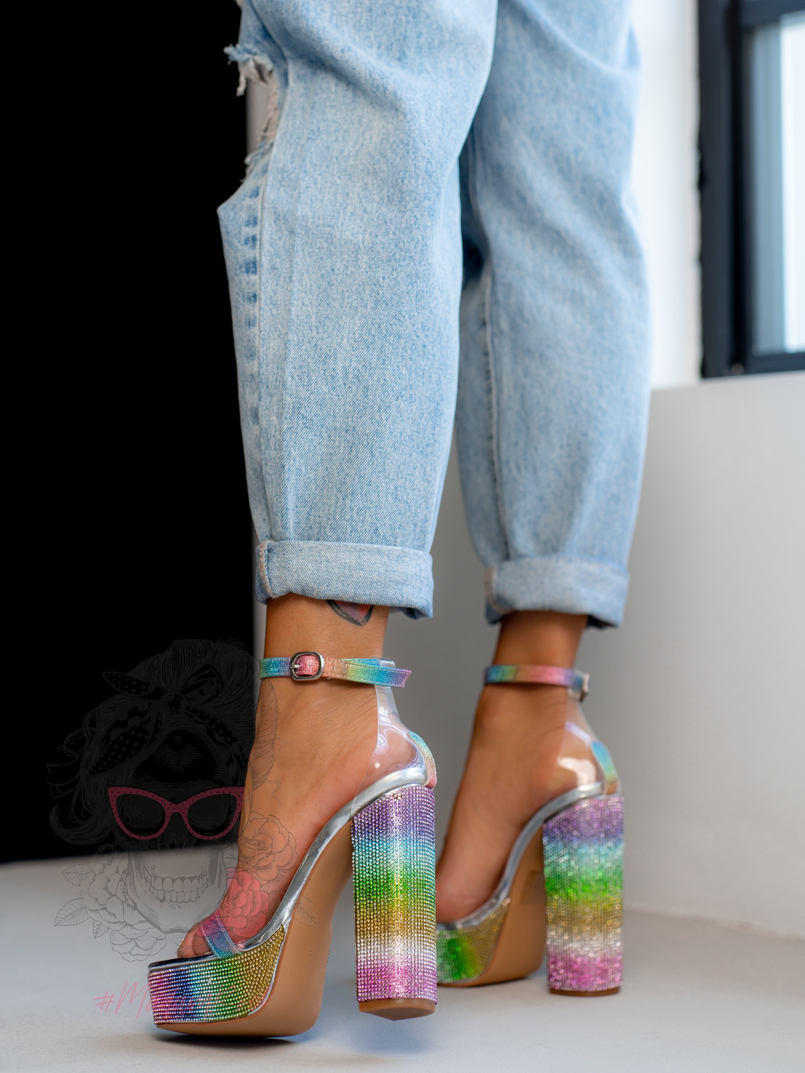 Sandały na słupku z cyrkoniami Rock Pocer kolorowe