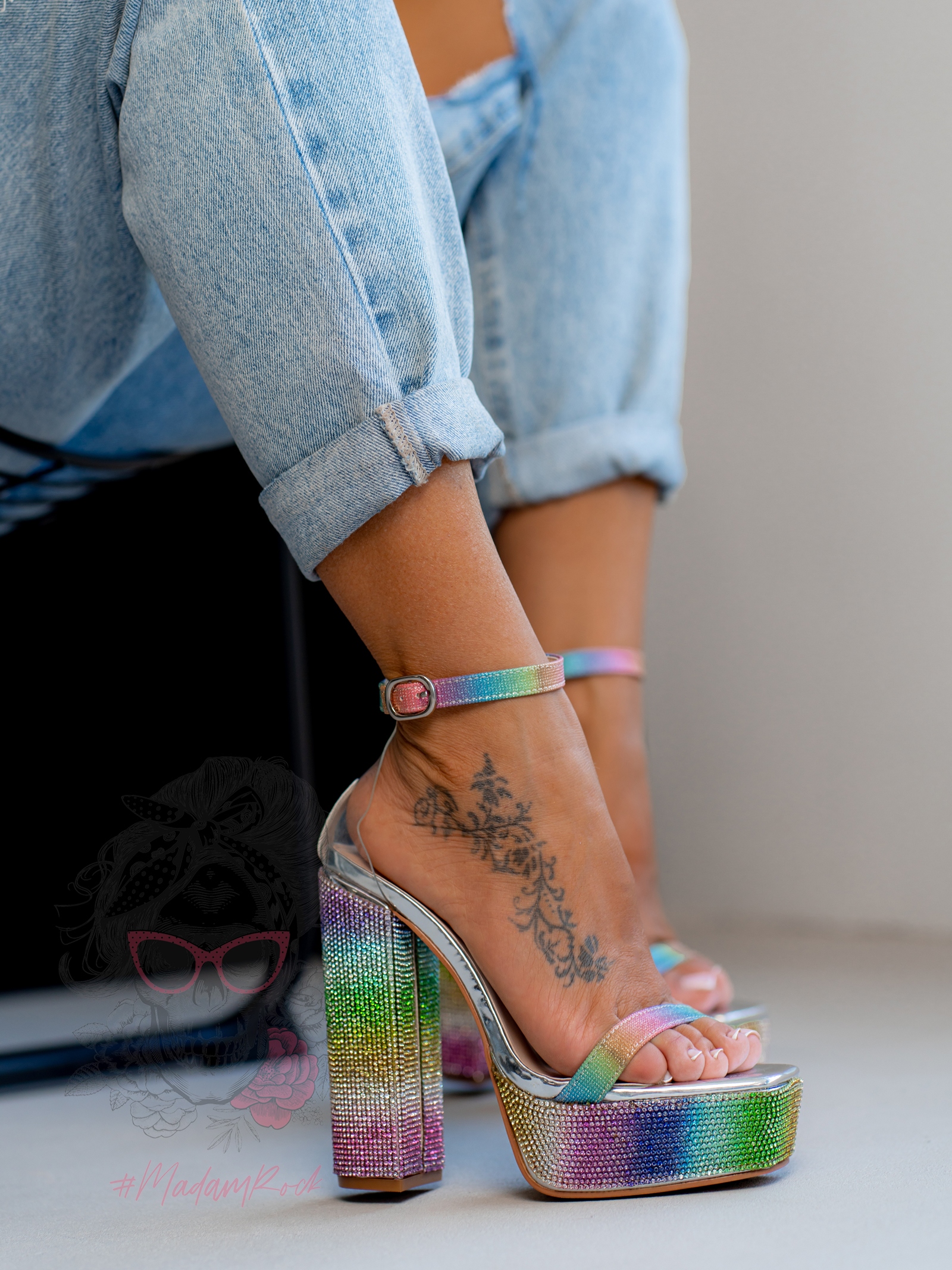 Sandały na słupku z cyrkoniami Rock Pocer kolorowe