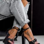 Sandały na słupku Madam Pobia czarne