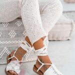 Sandały wiązane Madam Pago białe