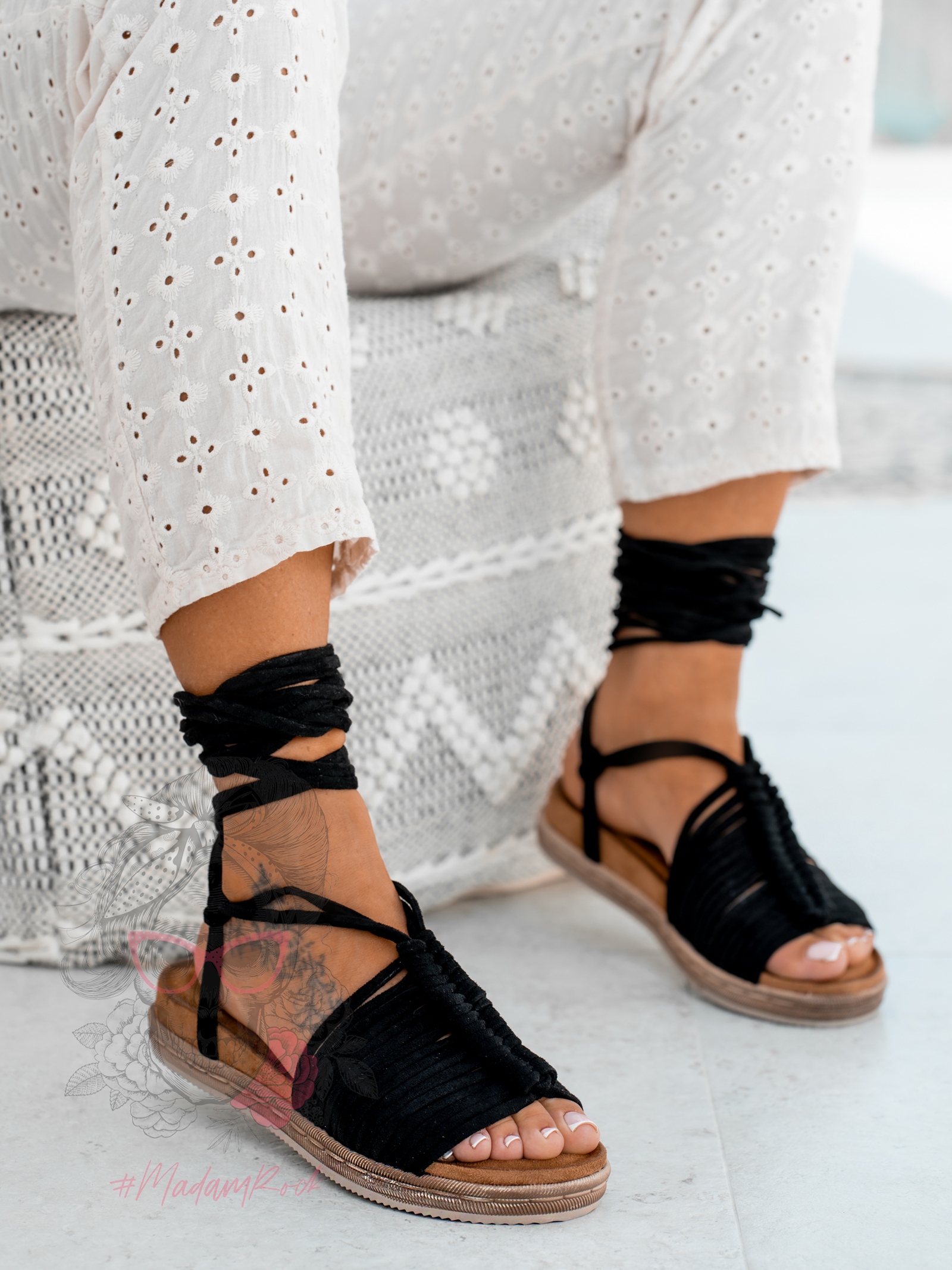 Sandały wiązane Madam Pago czarne Sandały wiązane Madam Pago czarne