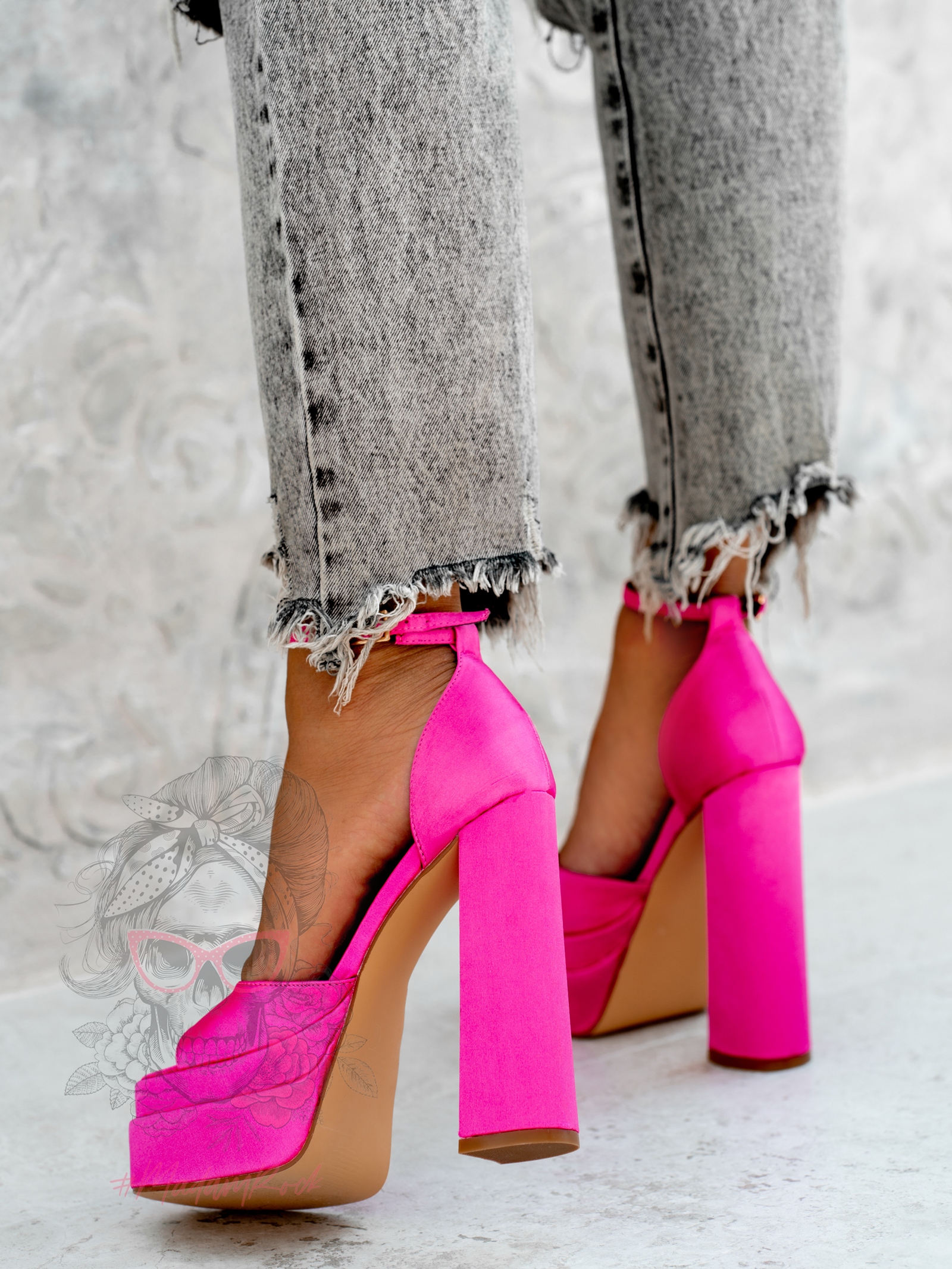 Sandały na słupku Madam Huch fuksja