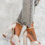 Sandały na słupku Madam Huch beżowe