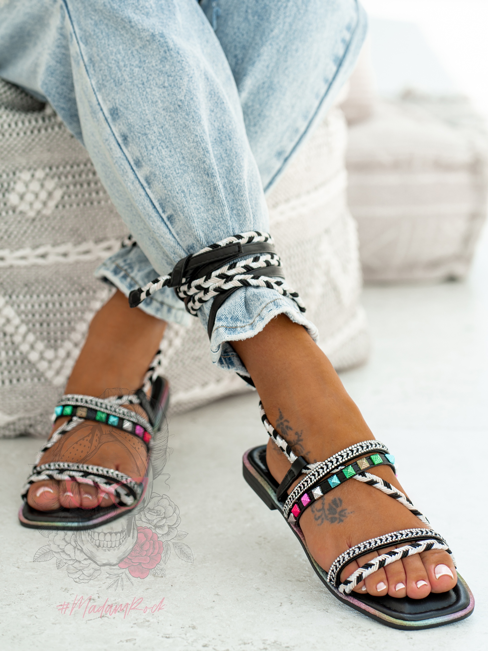 Sandały wiązane Madam DelMar II czarne