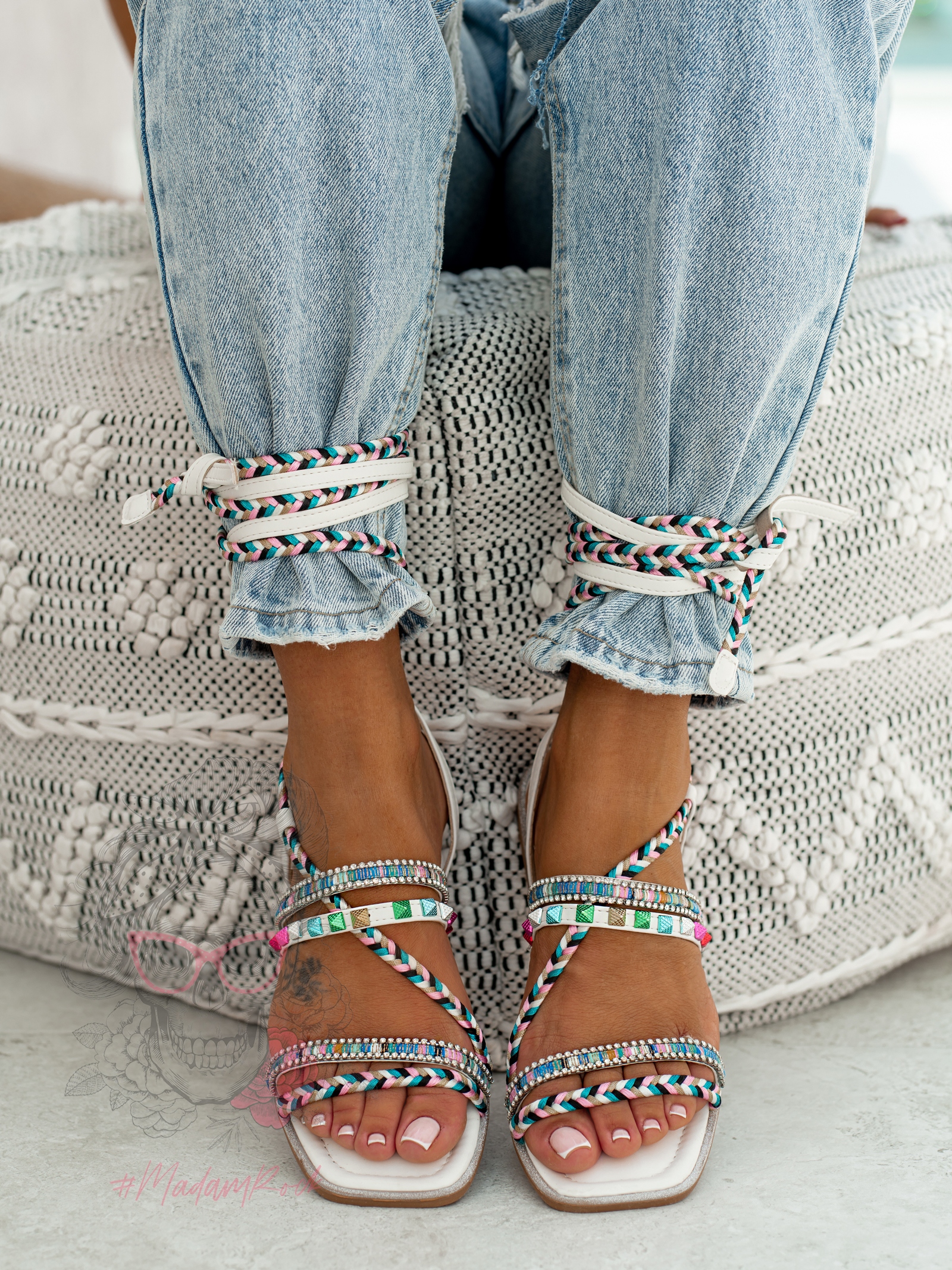 Sandały wiązane Madam DelMar II białe