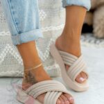 Klapki na platformie Madam Iksi beżowe