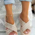 Klapki na platformie Madam Iksi beżowe